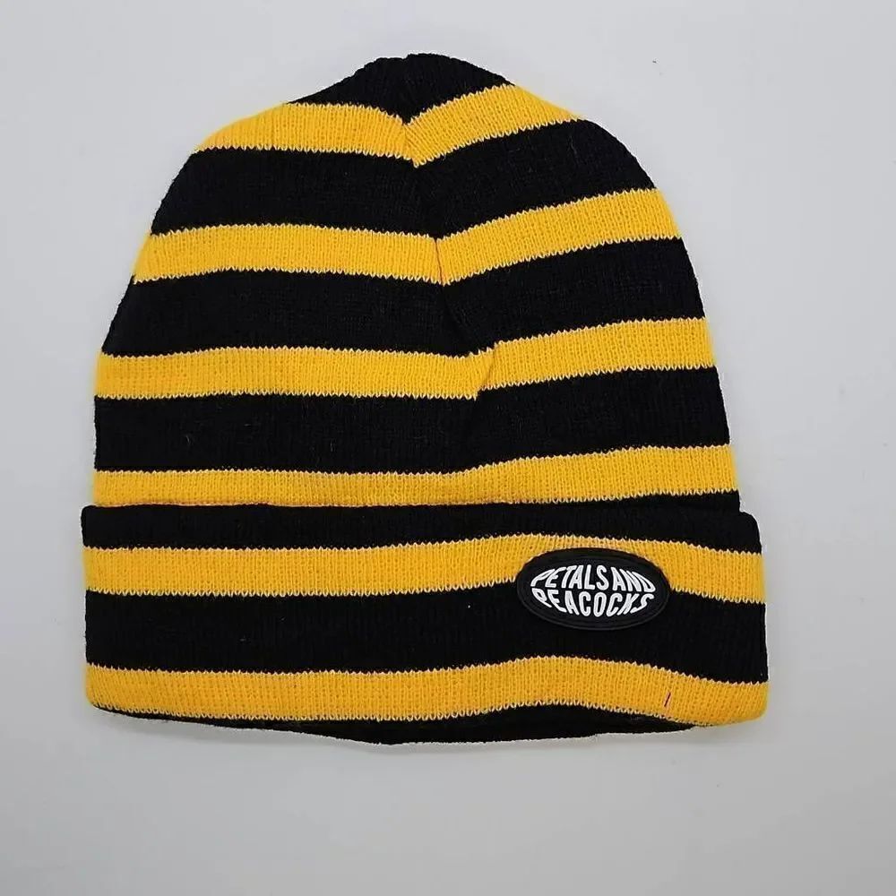 Zumiez Unisex Black and Yellow Striped Beanie Cap Petals And Peacocks NWOT